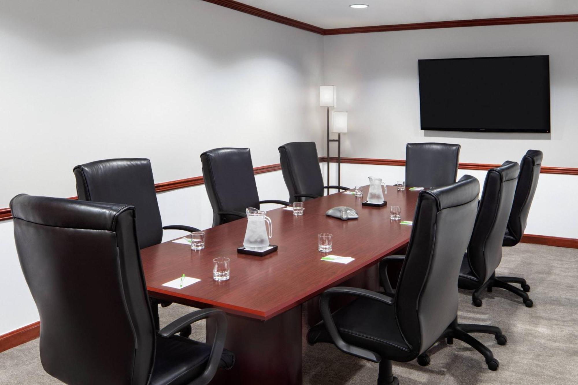 Отель Courtyard By Marriott Stamford Downtown Экстерьер фото