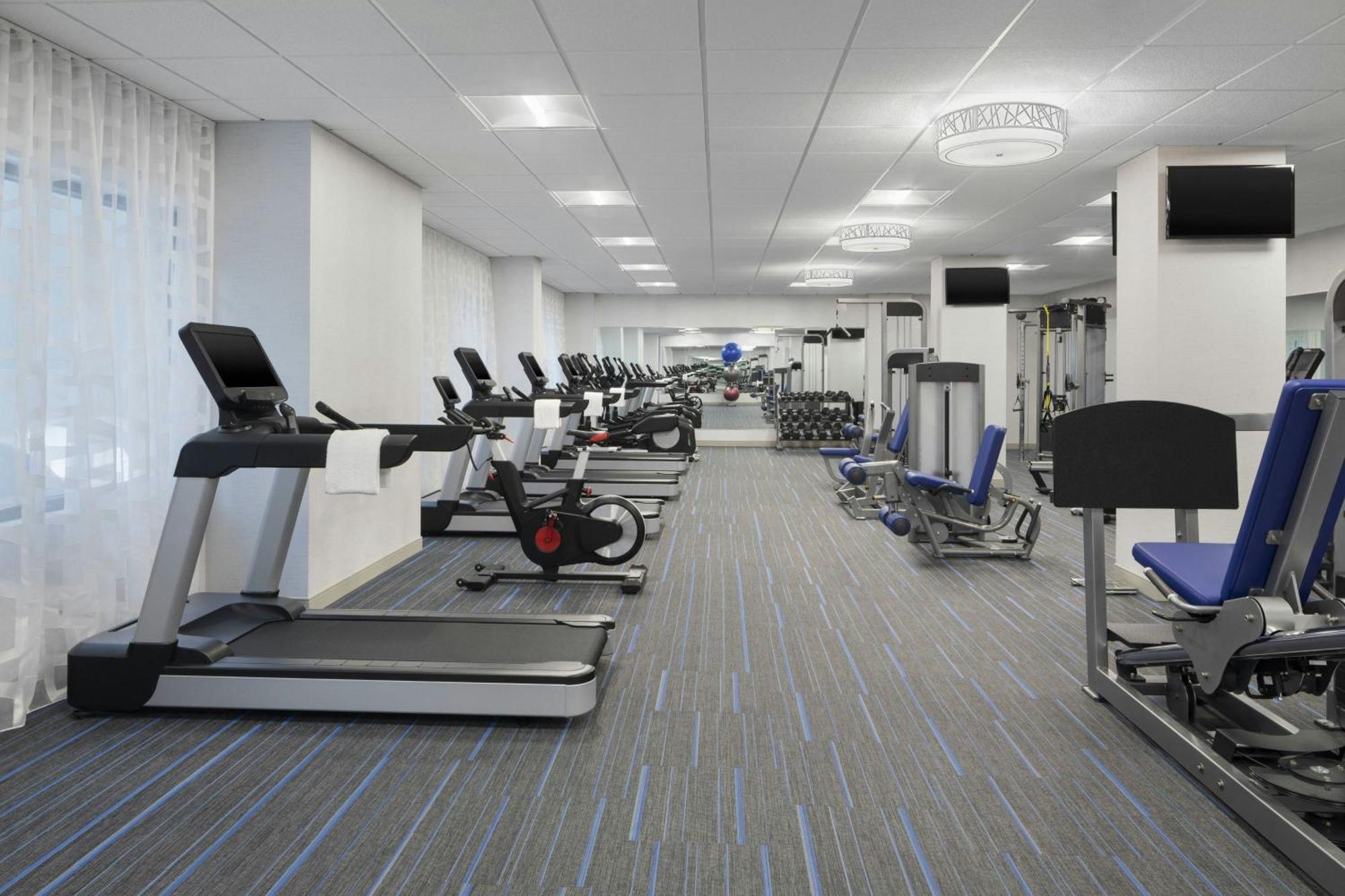 Отель Courtyard By Marriott Stamford Downtown Экстерьер фото